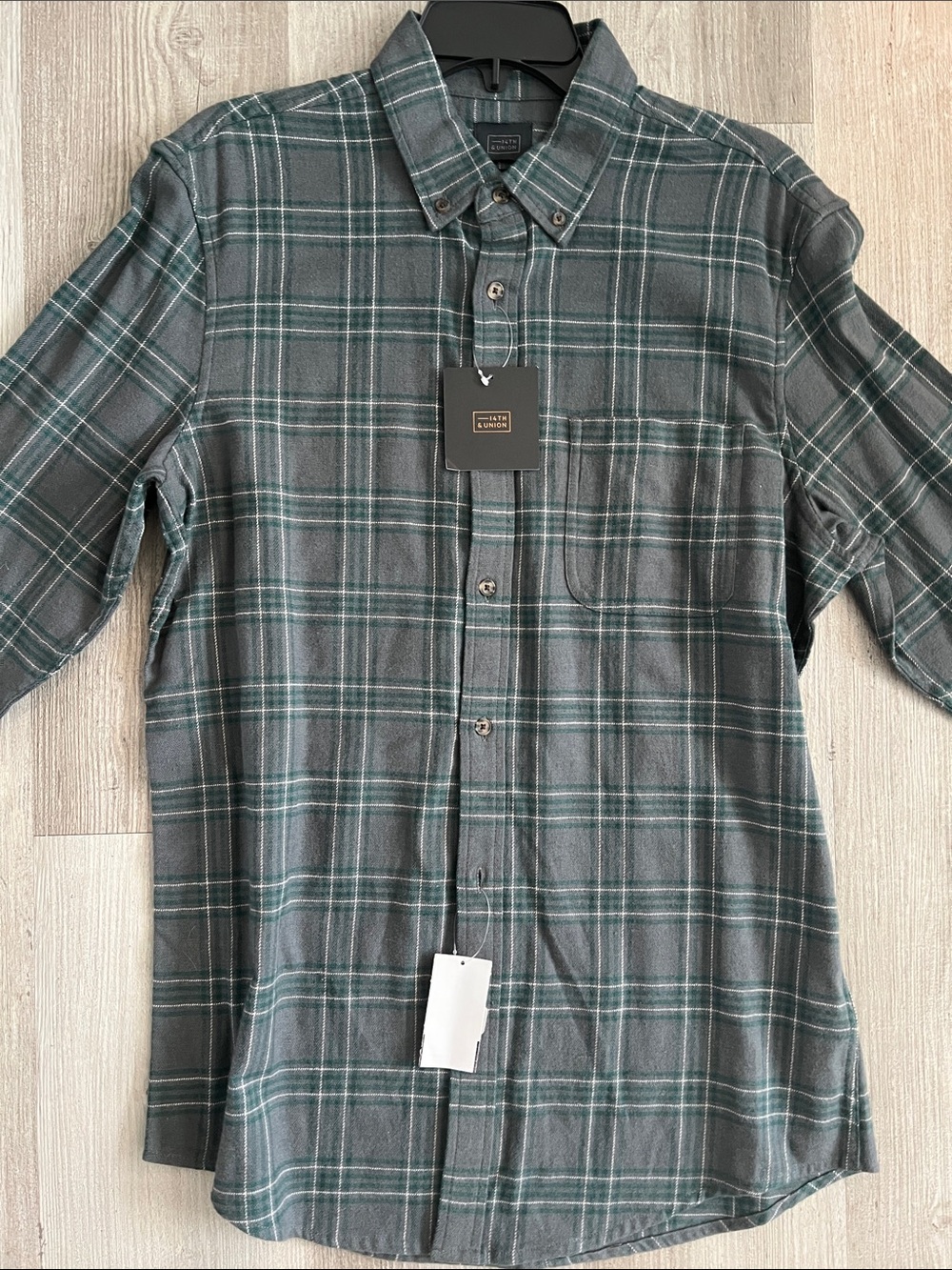 14th & Union Men's Gray and Green Plaid Button-Down Shirt